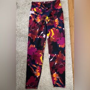 Old Navy Elevate Go-Dry Leggings